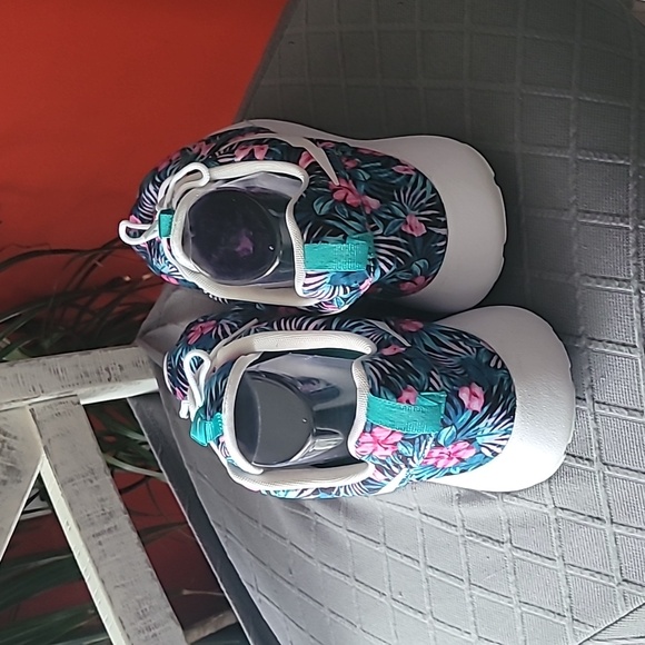 Nike Roshe Runs Size 11.5 Men's Floral Print Firm - Picture 4 of 9